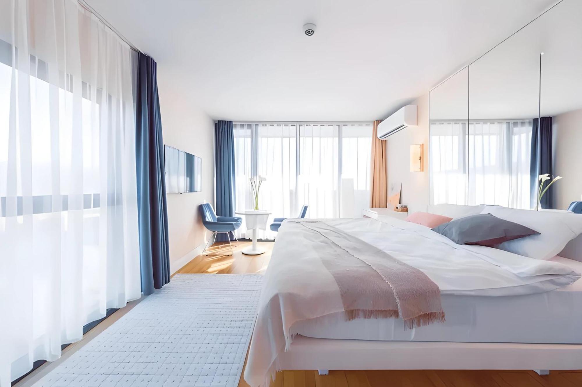 Luxury Orbi City Sea View Aparthotel Батумі Екстер'єр фото