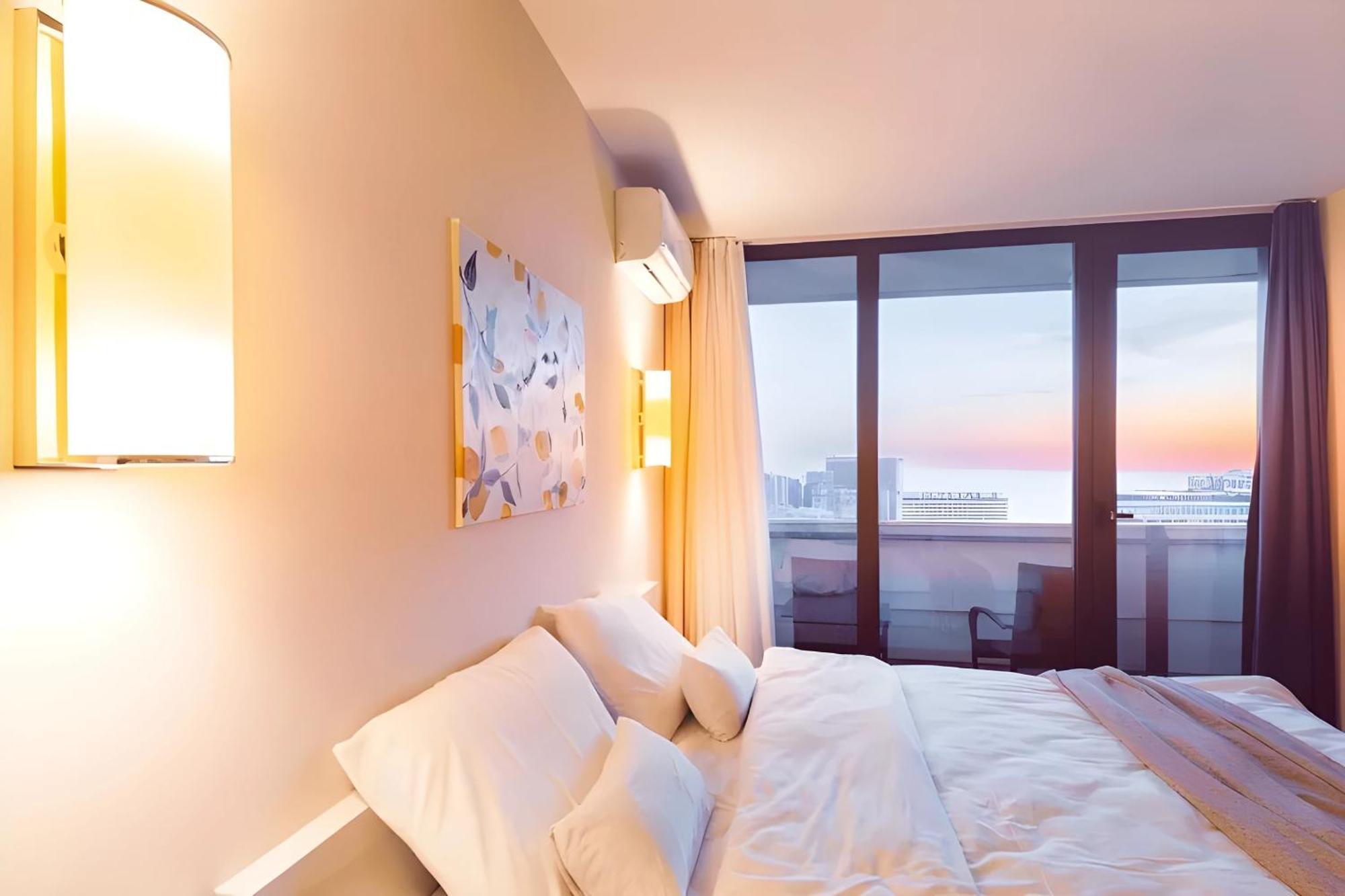 Luxury Orbi City Sea View Aparthotel Батумі Екстер'єр фото