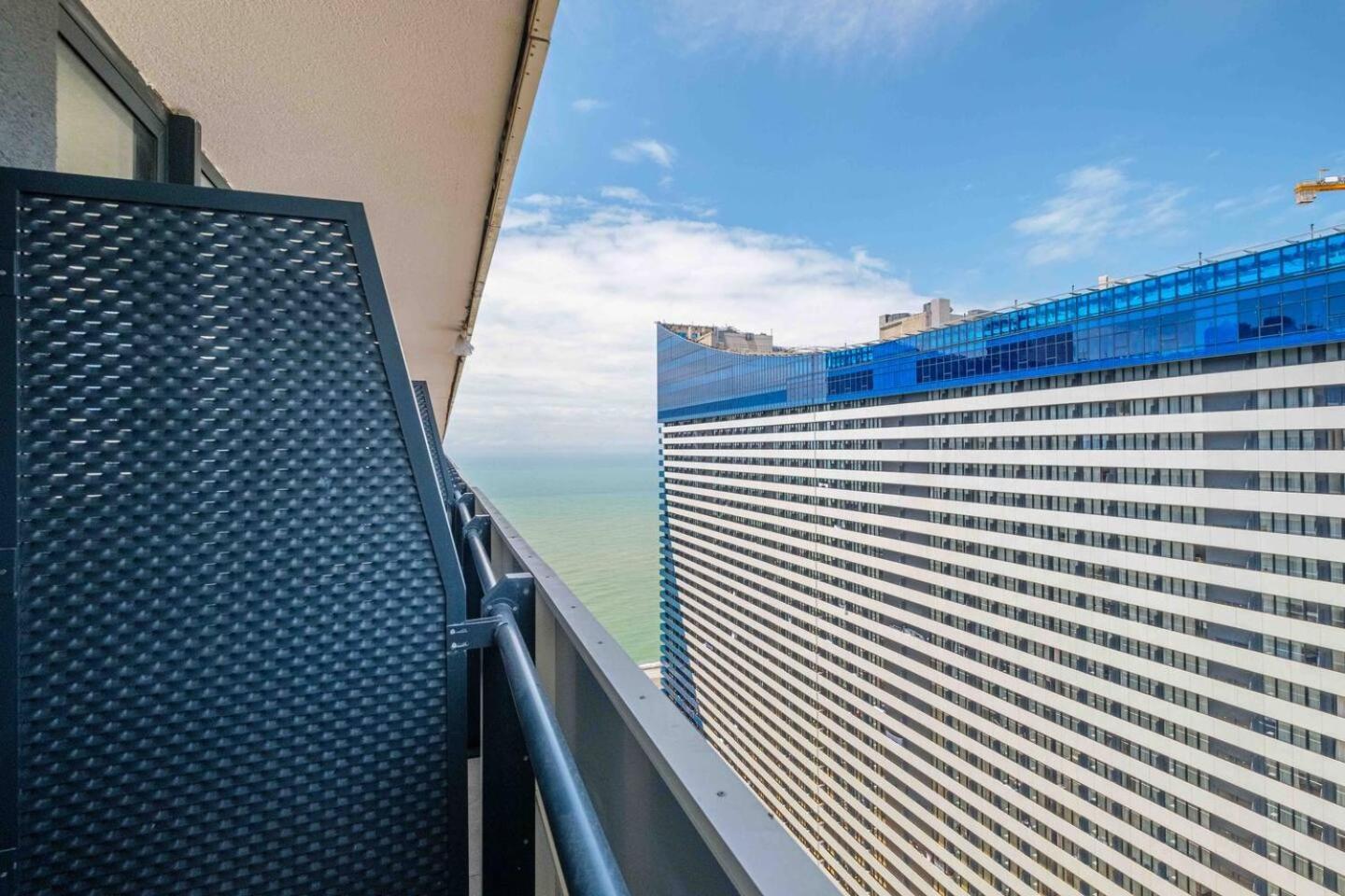 Luxury Orbi City Sea View Aparthotel Батумі Екстер'єр фото