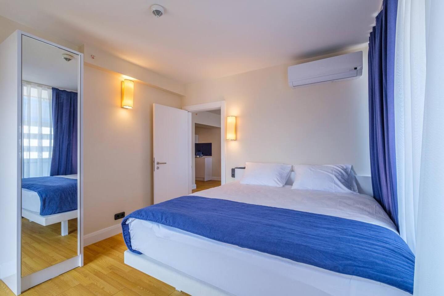 Luxury Orbi City Sea View Aparthotel Батумі Екстер'єр фото