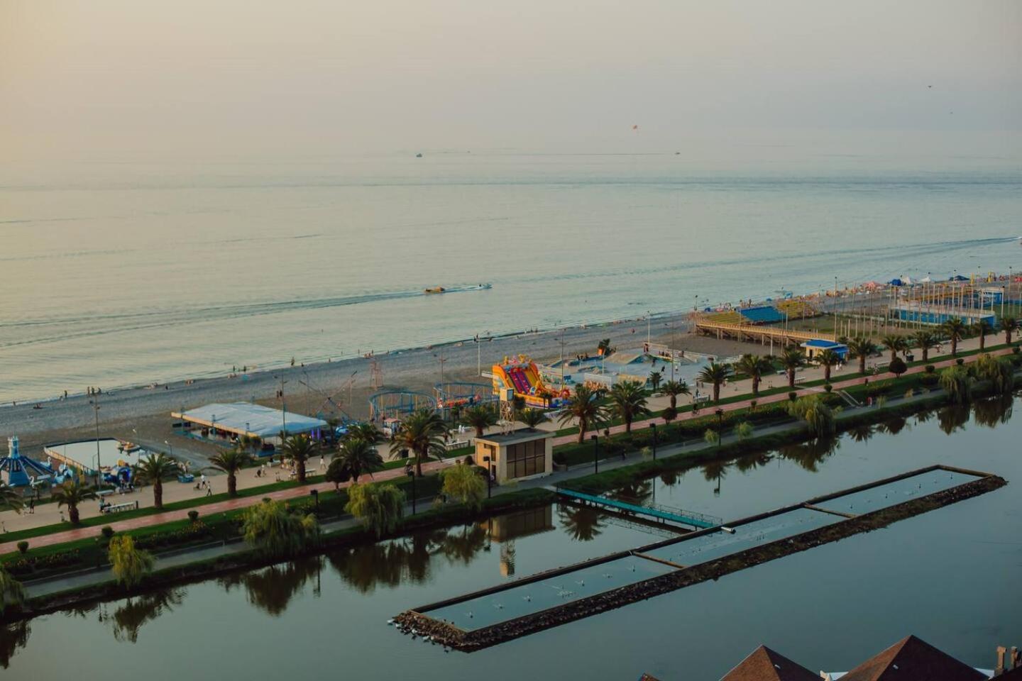 Luxury Orbi City Sea View Aparthotel Батумі Екстер'єр фото