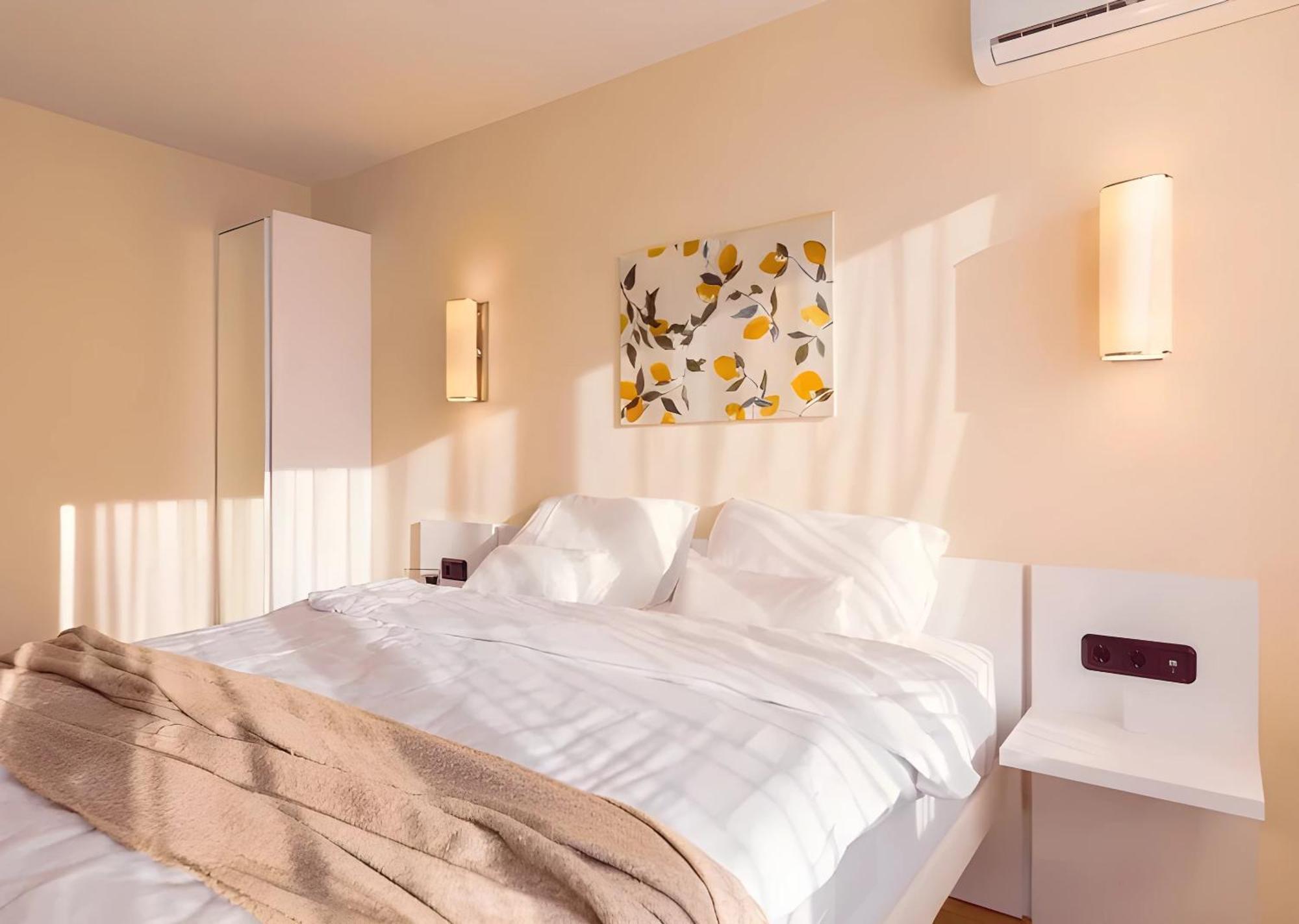 Luxury Orbi City Sea View Aparthotel Батумі Екстер'єр фото