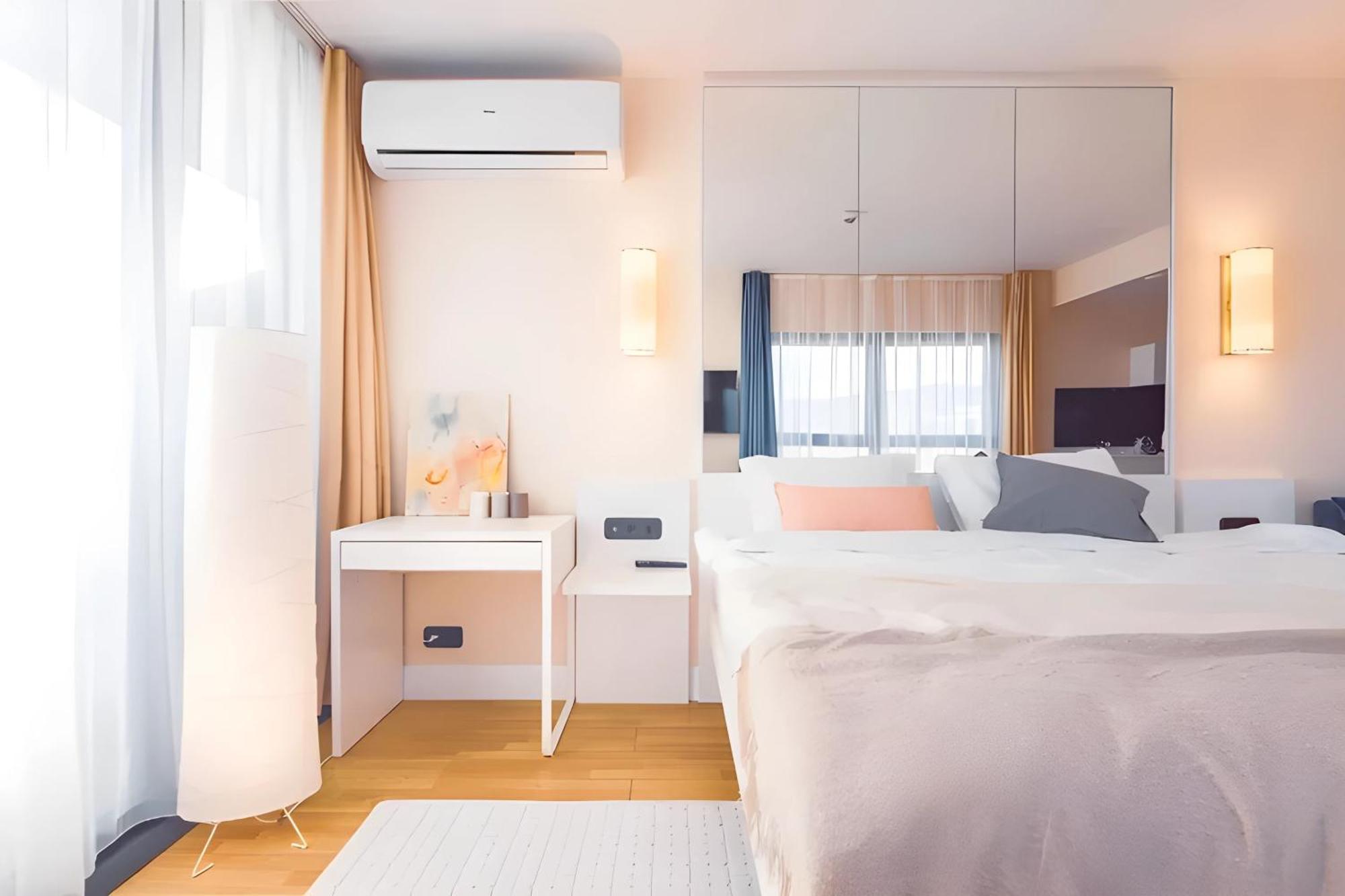 Luxury Orbi City Sea View Aparthotel Батумі Екстер'єр фото